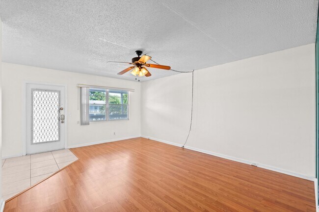 Building Photo - 54 Newport Ct