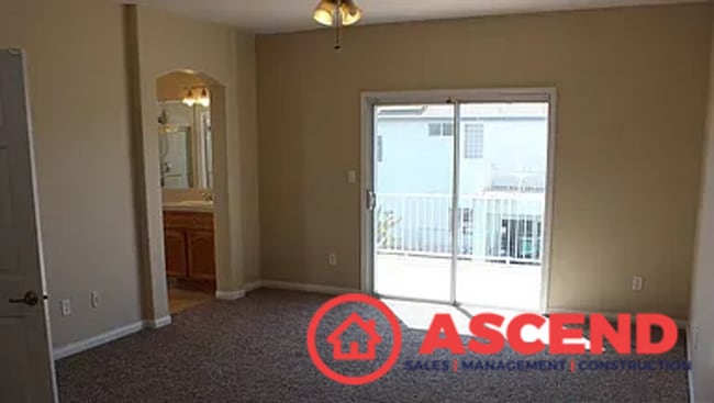Building Photo - Splendid 5 Bedroom Off Westside Parkway!