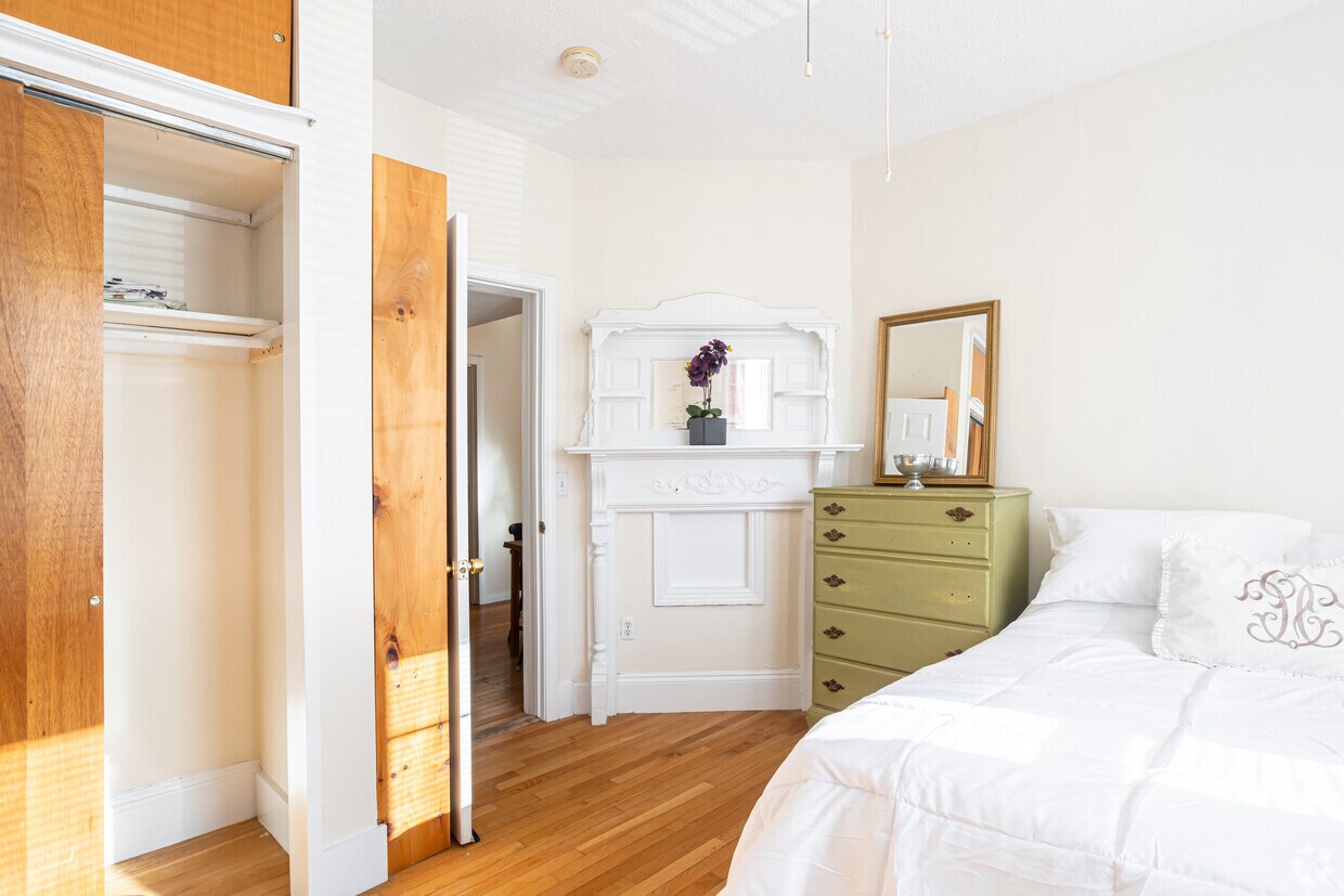 Charles St Furnished Harv/MITPostDoc House Apartments in Cambridge