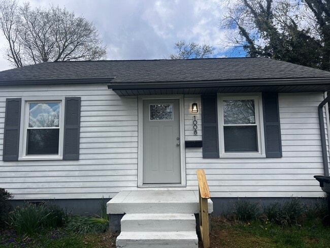 Photo - 1008 S 45th St House