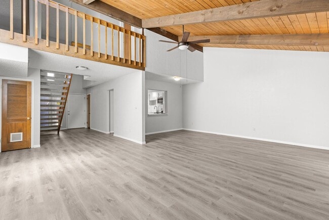 Building Photo - 859 Roxwood Ln