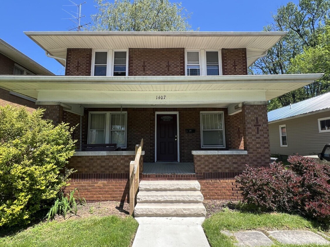 Primary Photo - 1407 S Washington St