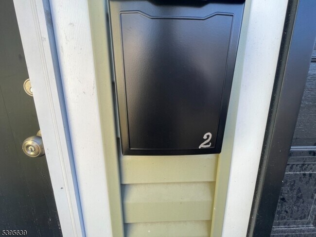 Foto del edificio - 119-121 Lewis St