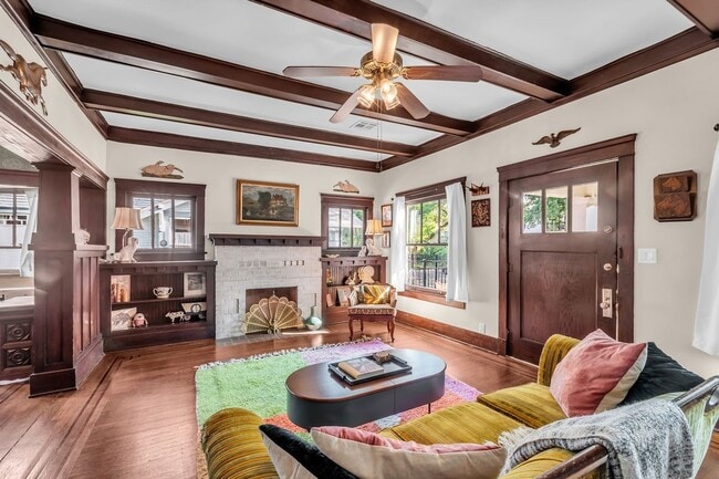 Foto del edificio - 2608 Hopkins St