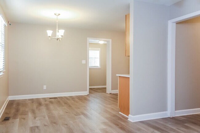 Building Photo - 209 Nila Dawn Ave