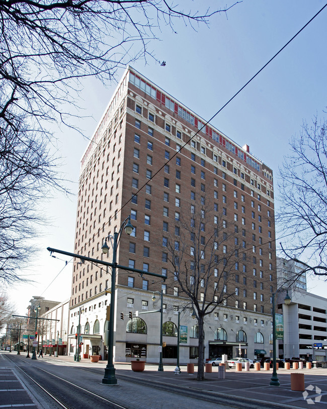 Primary Photo - Claridge House Condominiums