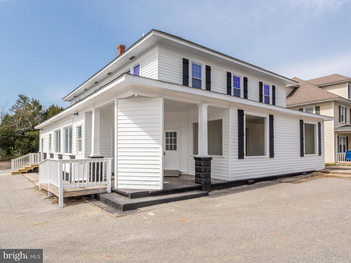 121 Chesapeake Beach Rd Unit 4, Owings, MD 20736 Room for Rent in