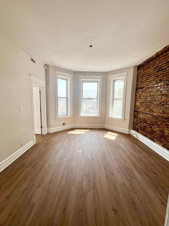 Building Photo - 2512 S Trumbull Ave