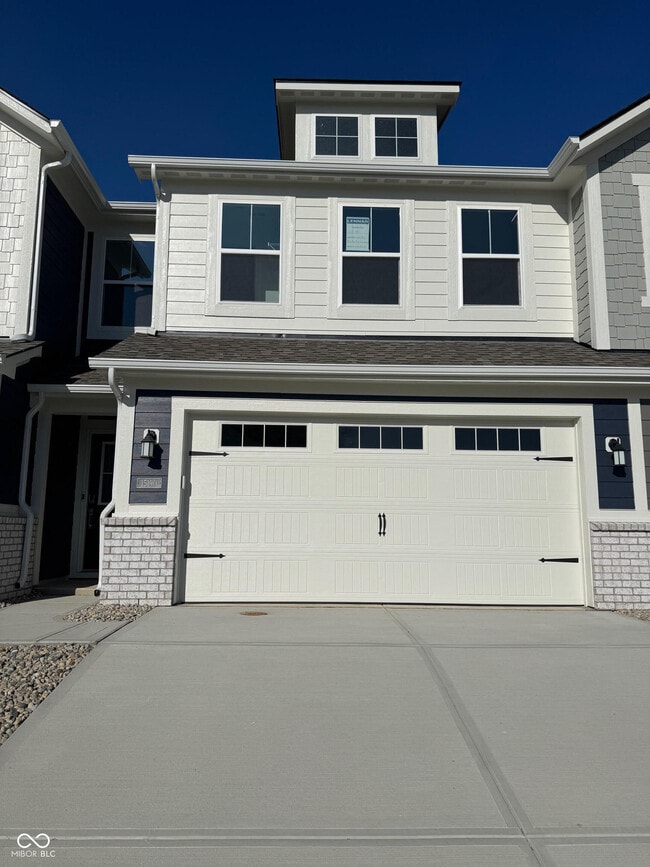 Foto del edificio - 15190 Swallow Fls Wy