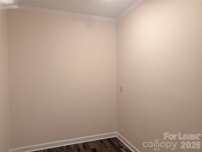 Building Photo - 108 Pier 33 Dr