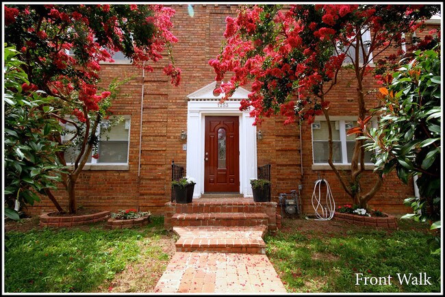 Building Photo - 1253 Raum St NE