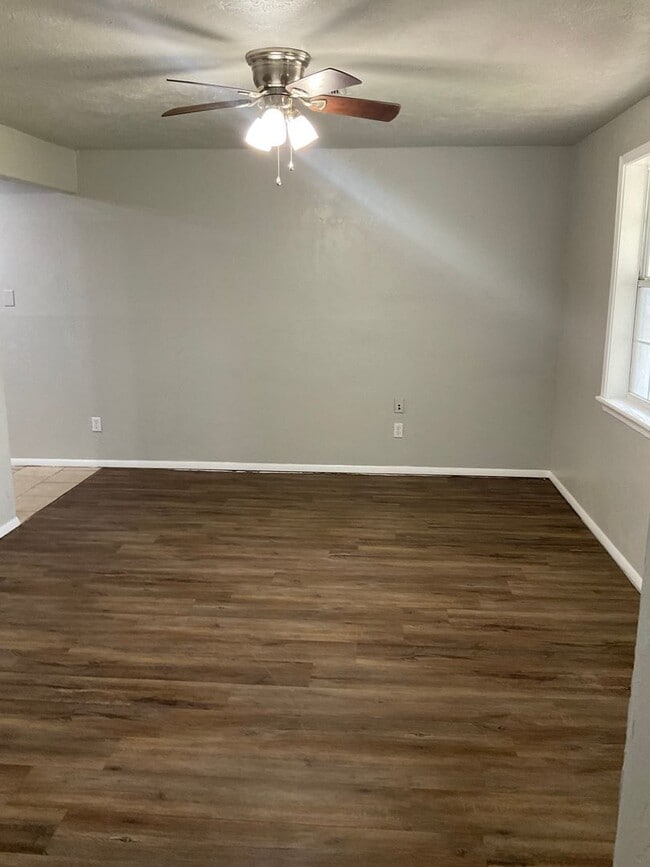 Building Photo - 3 Bed 1 Bath Newly Remodeled Home in Del City