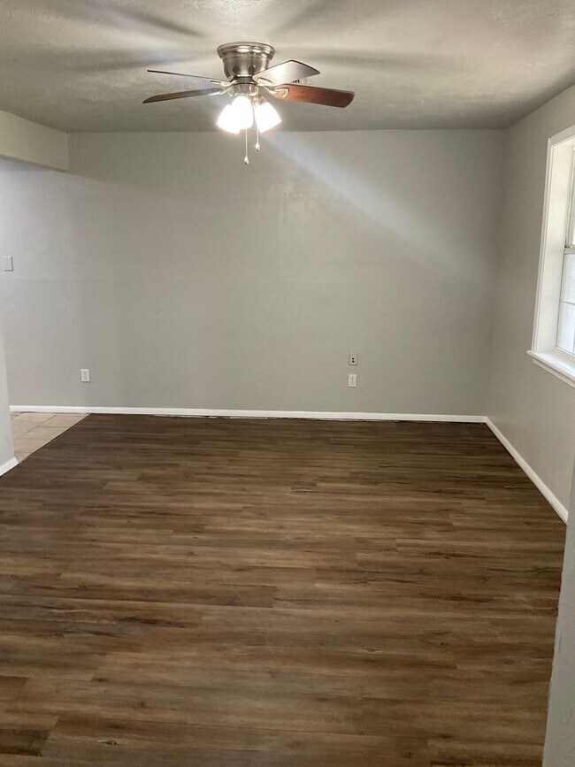 Foto del edificio - 3 Bed 1 Bath Newly Remodeled Home in Del City