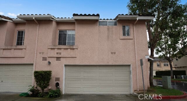 Foto del edificio - 46 Nightingale Dr