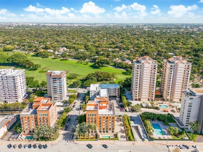 Foto del edificio - 671 Biltmore Way