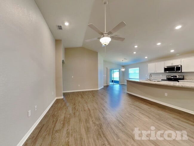 Building Photo - 579 Lorient Drive