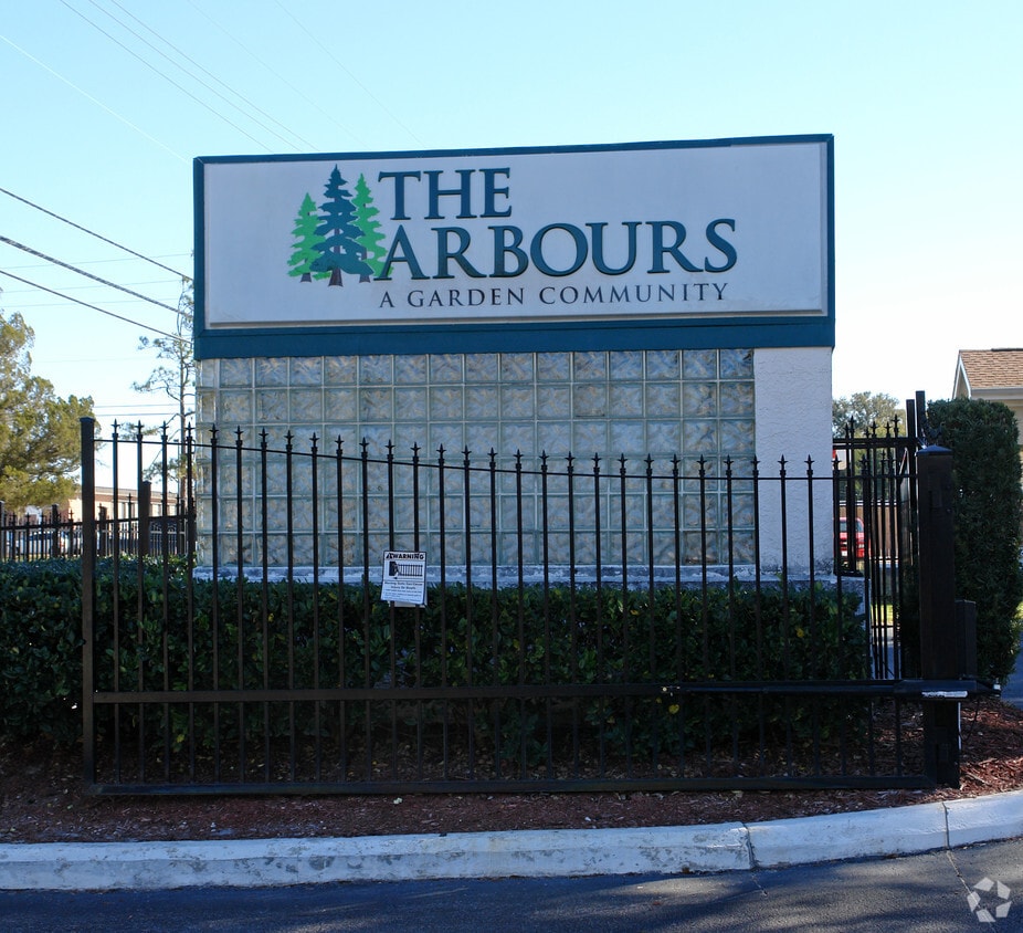 Building Photo - The Arbours