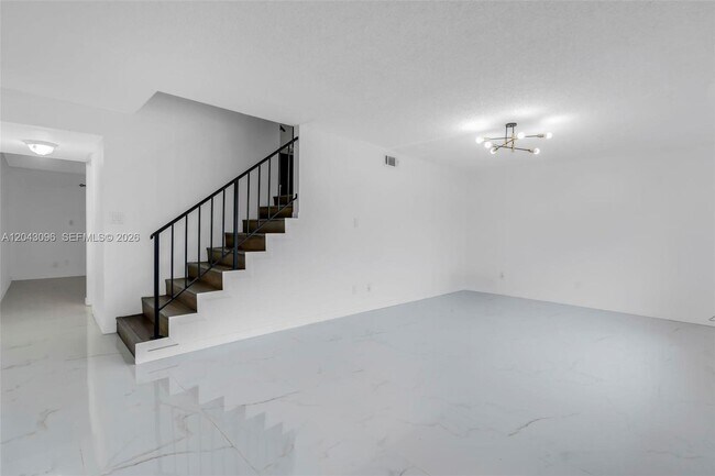 Building Photo - 22 Canterbury Ln
