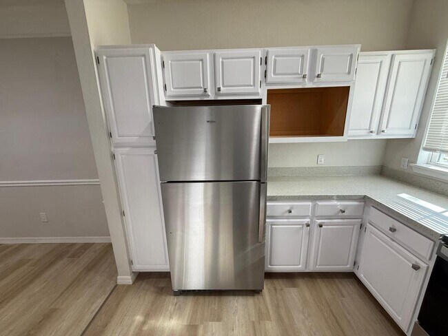 Building Photo - 3478 Westchester Square Blvd