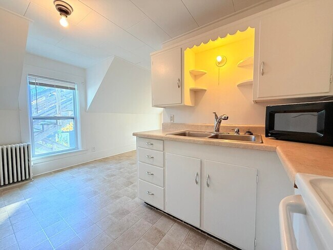 Foto del edificio - 10 Spruce Ave