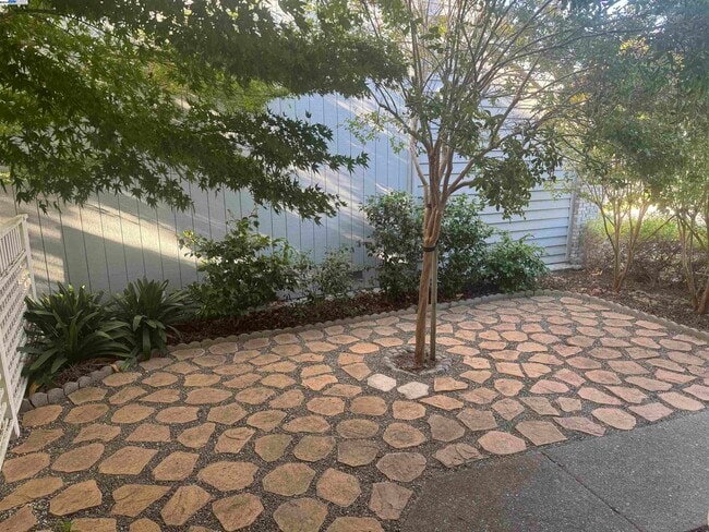 Foto del edificio - 2390 Canyon Lakes Dr