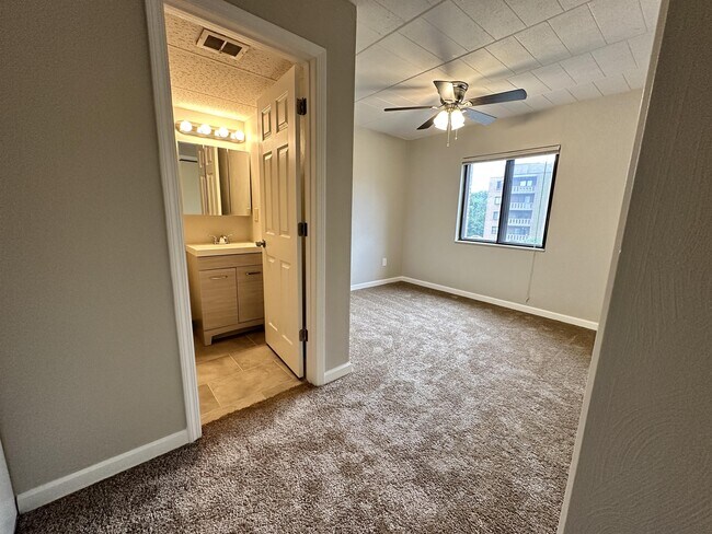 Foto del edificio - 3910 Old William Penn Hwy