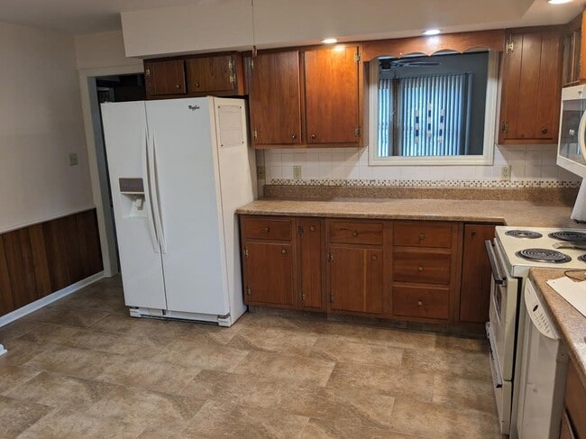 Building Photo - 2907 Greenbriar Dr