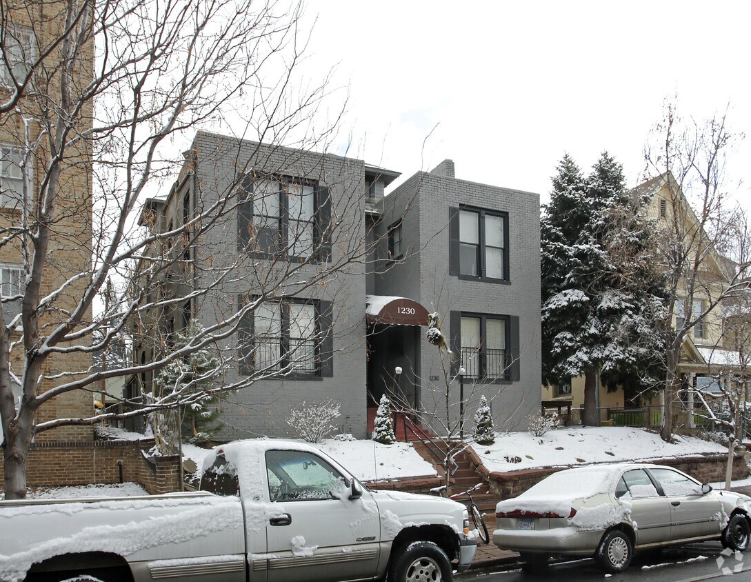 Foto principal - 1230 Washington St