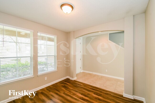 Building Photo - 1504 Falabella Dr