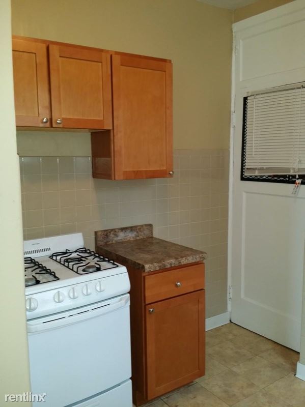 Building Photo - 1 br, 1 bath Apartment - 2354 E 70th St