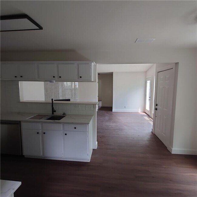 Building Photo - 333 Fantail Loop