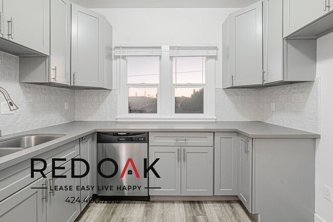 Building Photo - 1056 Normandie Ave