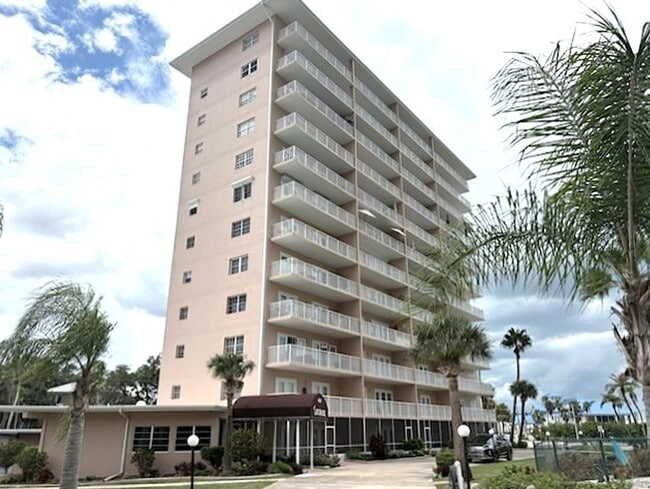 Stunning Penthouse with Amazing Views! - Stunning Penthouse with Amazing Views!
