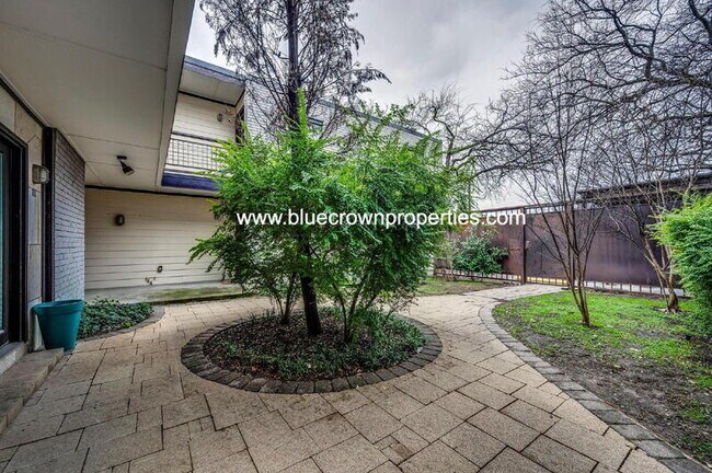 Foto del edificio - 2722 Knight St