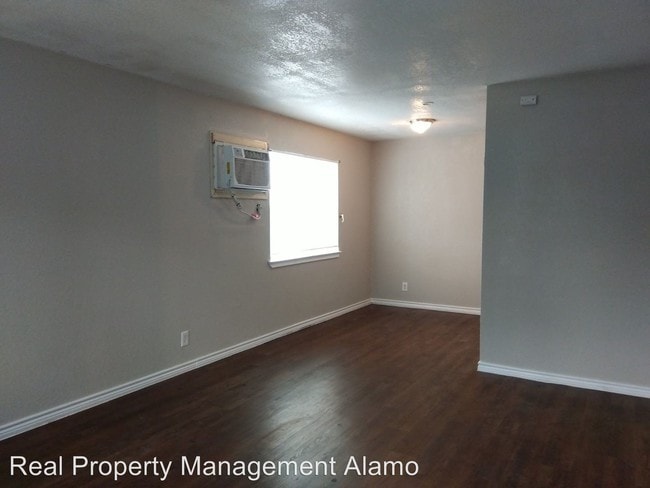 Building Photo - 7151 Glen Terrace
