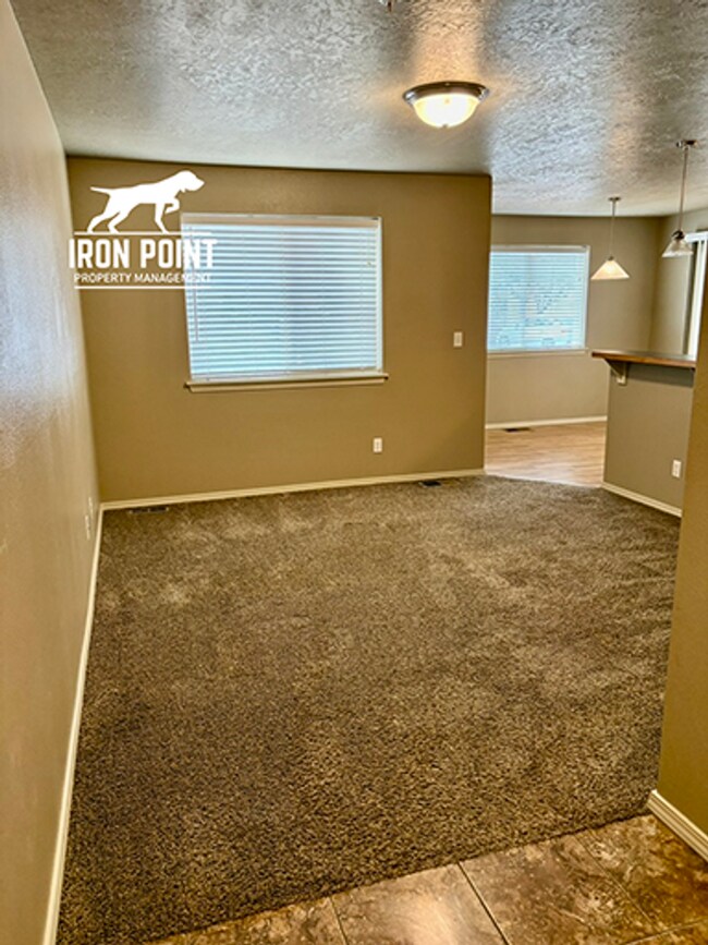 Foto del edificio - 16587 N Investor Loop