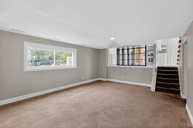 Building Photo - 3561 Sunrise Dr