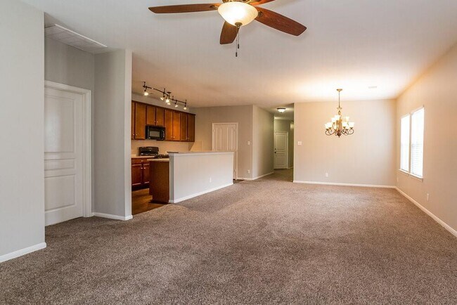 Foto del edificio - 24642 Sandusky Dr