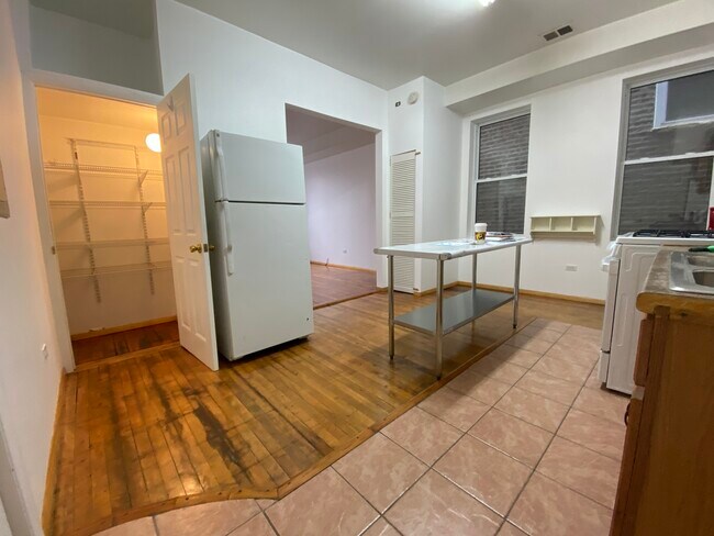 Kitchen - 1637 W 19th St