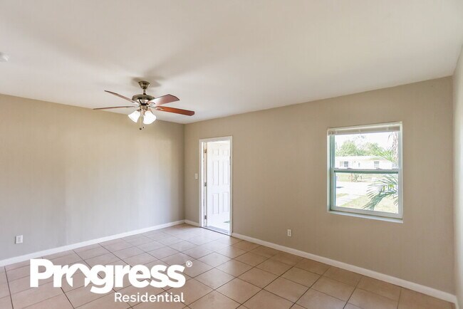 Foto del edificio - 1024 NW 12th St