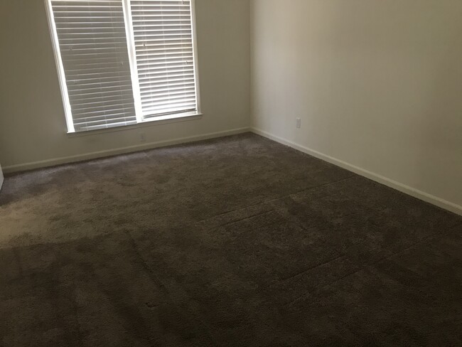 Foto del edificio - 2909 Burch Ave
