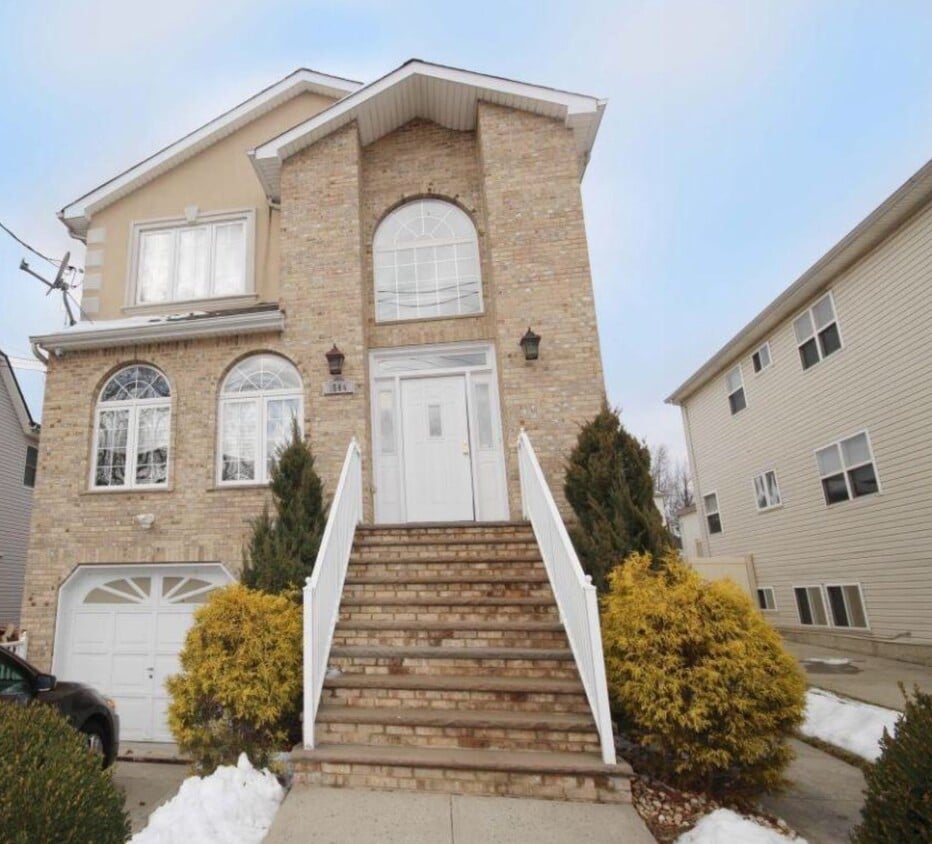 1544 Drumgoole Rd W Unit 1, Staten Island, NY 10312 Apartments in