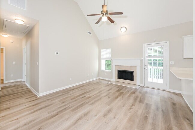 Building Photo - 9485 Tara Dr SW
