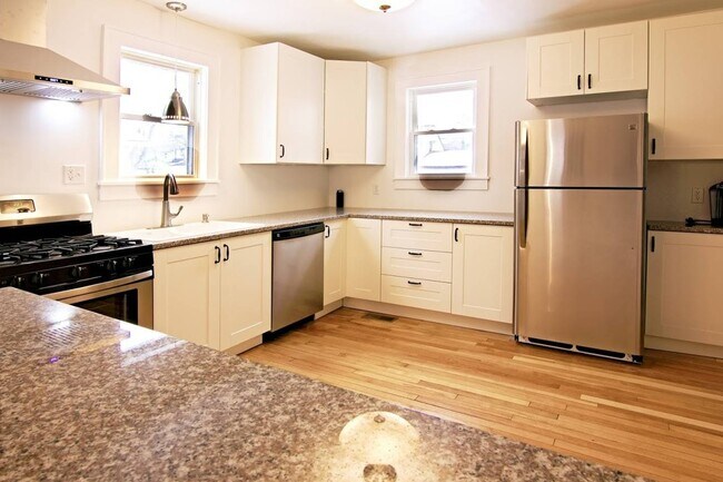 Foto del edificio - 3347 N Washburn Ave