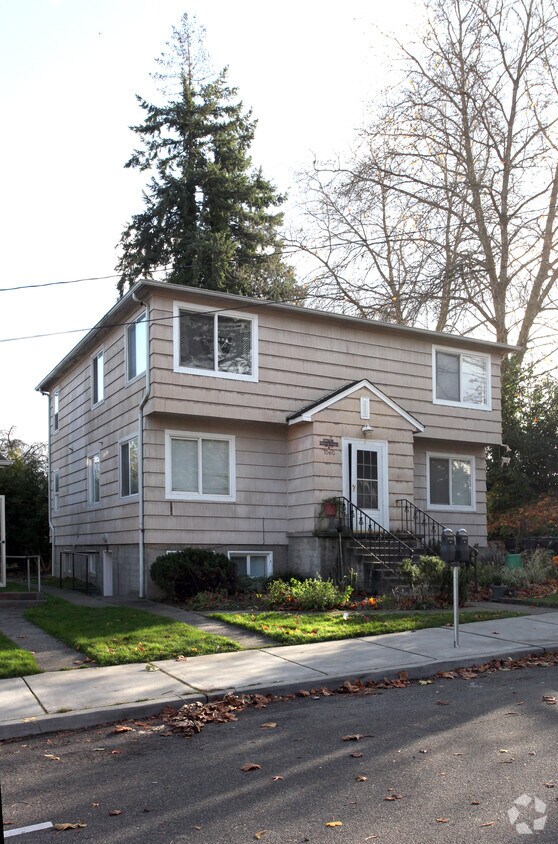 Primary Photo - Strom Apartments