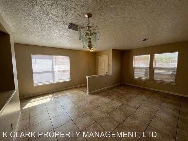 Foto del edificio - 4 br, 2.5 bath House - 6212 ENCANTO POINT DR
