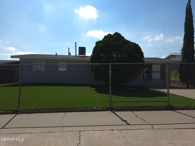 Building Photo - 3908 Hercules Ave