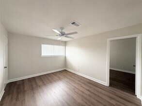 Building Photo - 1141 N Durham Dr