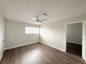 Building Photo - 1141 N Durham Dr
