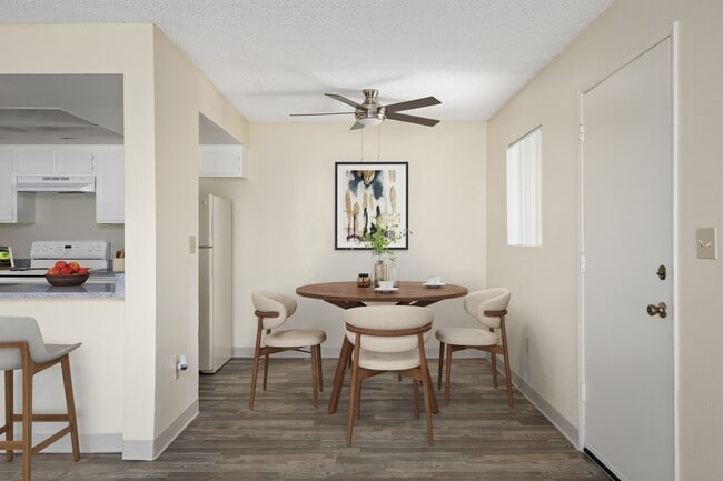 Building Photo - Sommerset - UP TO $2775 OFF!*